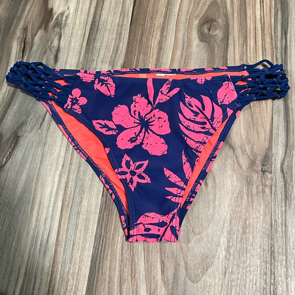 Forever 21 bikini bottoms small